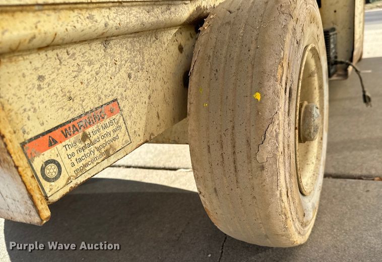 image for item NH9012 Terex TS20 scissor lift