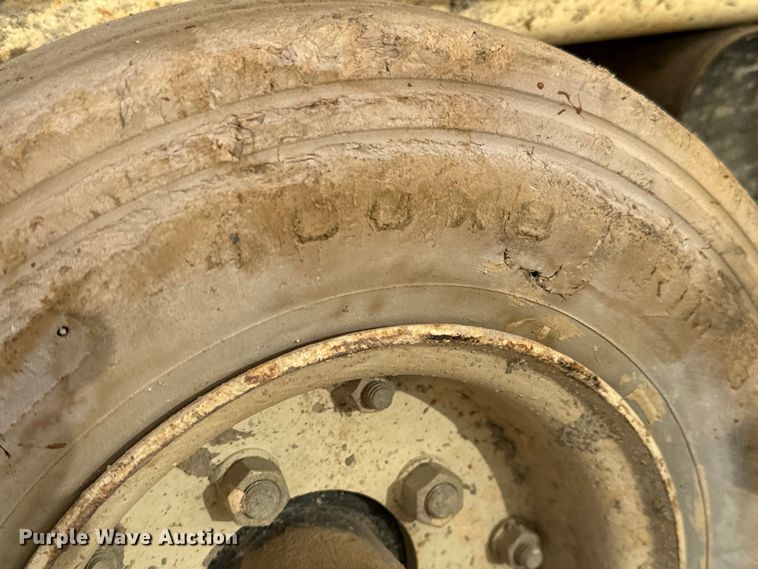 image for item NH9012 Terex TS20 scissor lift