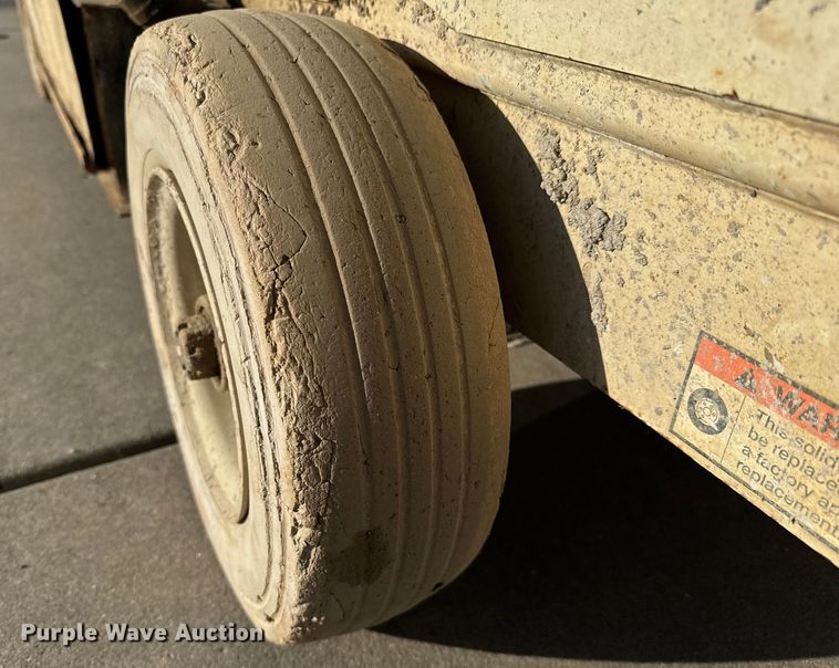 image for item NH9012 Terex TS20 scissor lift