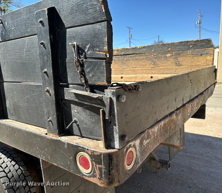 image for item NH9019 2000 Sterling  L7500 dump flatbed truck