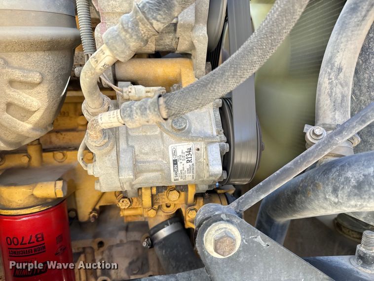 image for item NH9019 2000 Sterling  L7500 dump flatbed truck