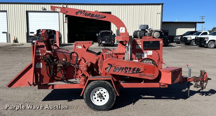 image for item NJ9410 2008 Morbark Twister wood chipper