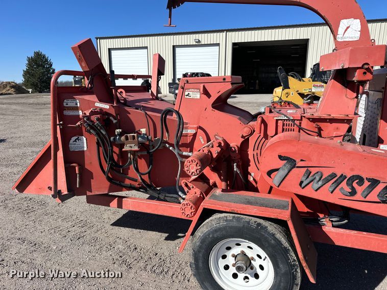 image for item NJ9410 2008 Morbark Twister wood chipper