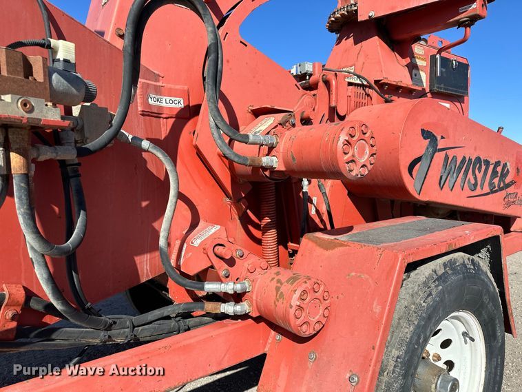 image for item NJ9410 2008 Morbark Twister wood chipper
