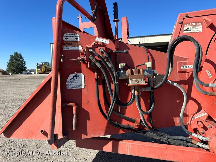 image for item NJ9410 2008 Morbark Twister wood chipper