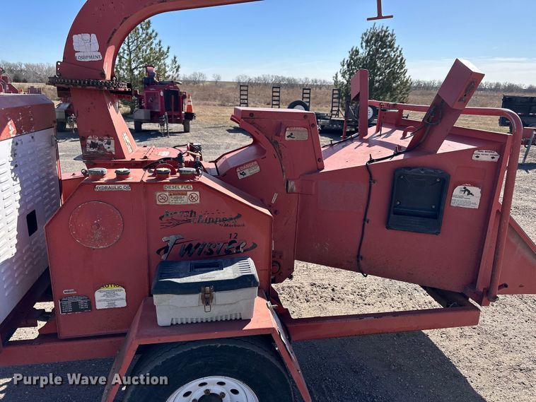 image for item NJ9410 2008 Morbark Twister wood chipper