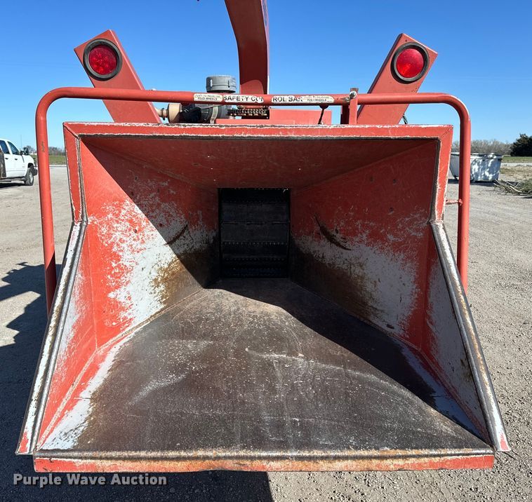 image for item NJ9410 2008 Morbark Twister wood chipper