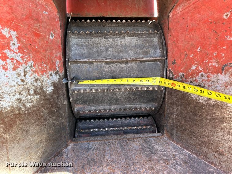 image for item NJ9410 2008 Morbark Twister wood chipper