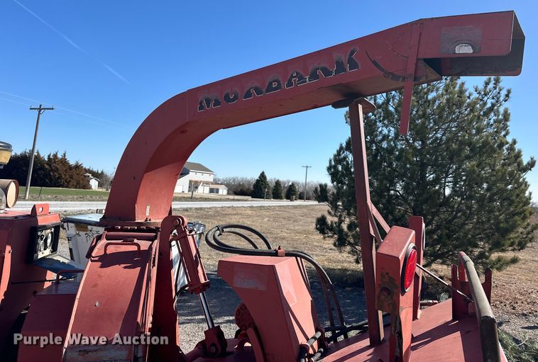 image for item NJ9411 2009 Morbark Beever M12D wood chipper