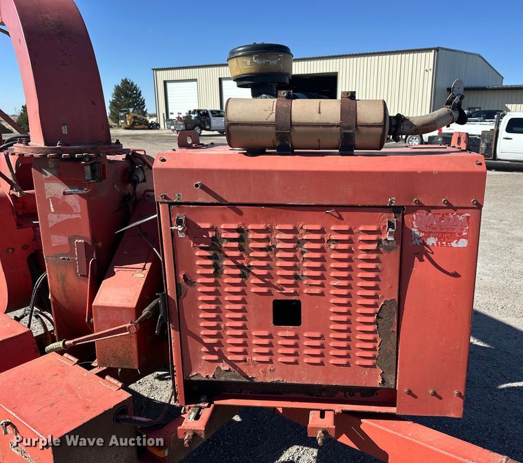 image for item NJ9411 2009 Morbark Beever M12D wood chipper