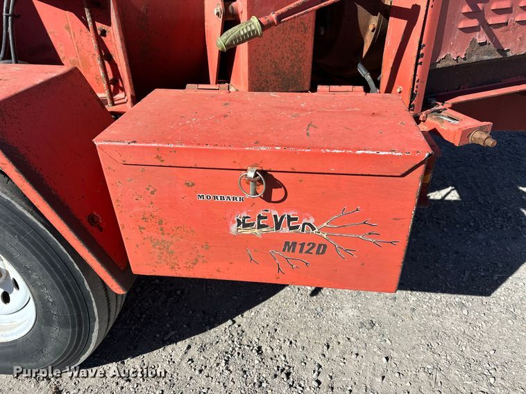 image for item NJ9411 2009 Morbark Beever M12D wood chipper