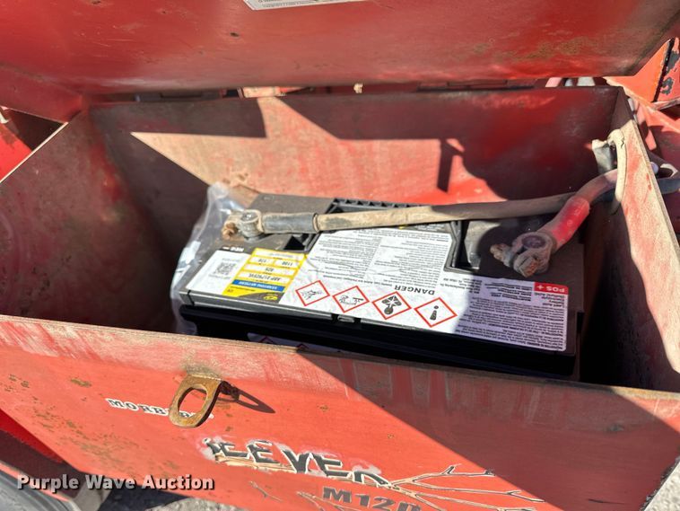 image for item NJ9411 2009 Morbark Beever M12D wood chipper