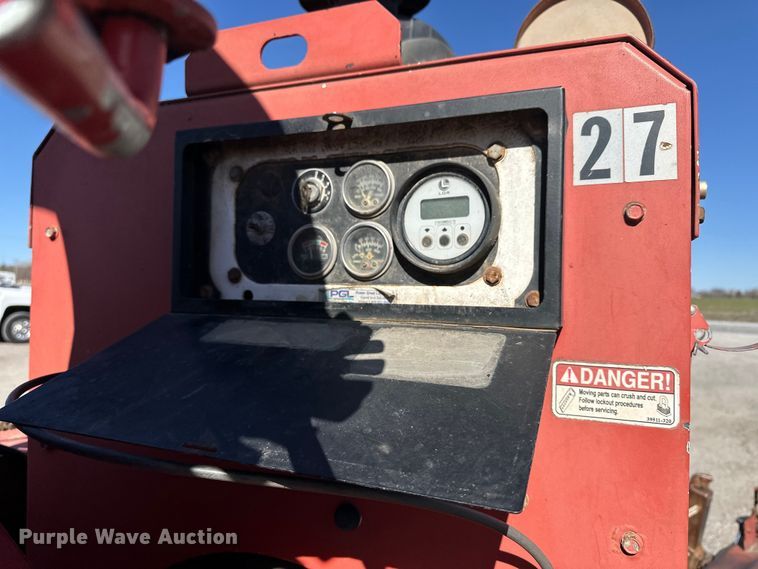 image for item NJ9411 2009 Morbark Beever M12D wood chipper