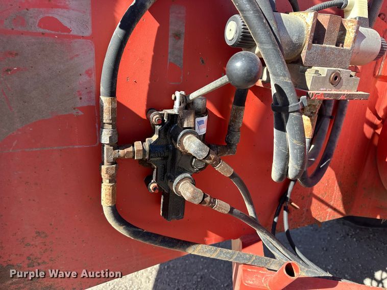 image for item NJ9411 2009 Morbark Beever M12D wood chipper