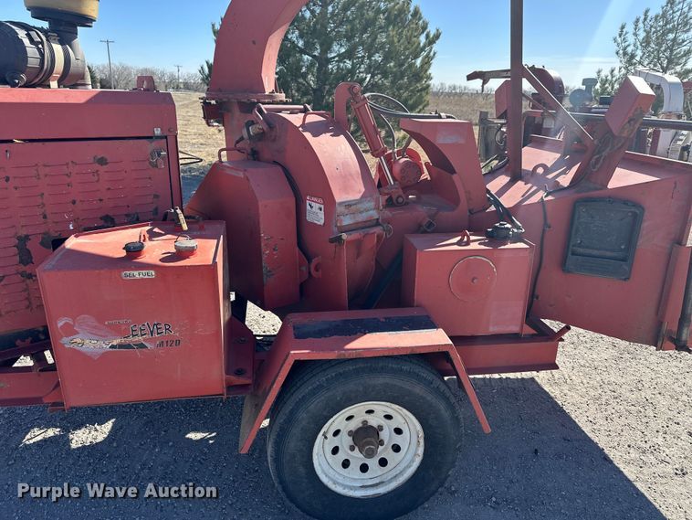 image for item NJ9411 2009 Morbark Beever M12D wood chipper