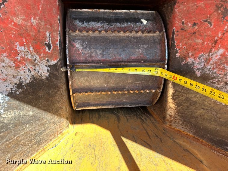 image for item NJ9411 2009 Morbark Beever M12D wood chipper