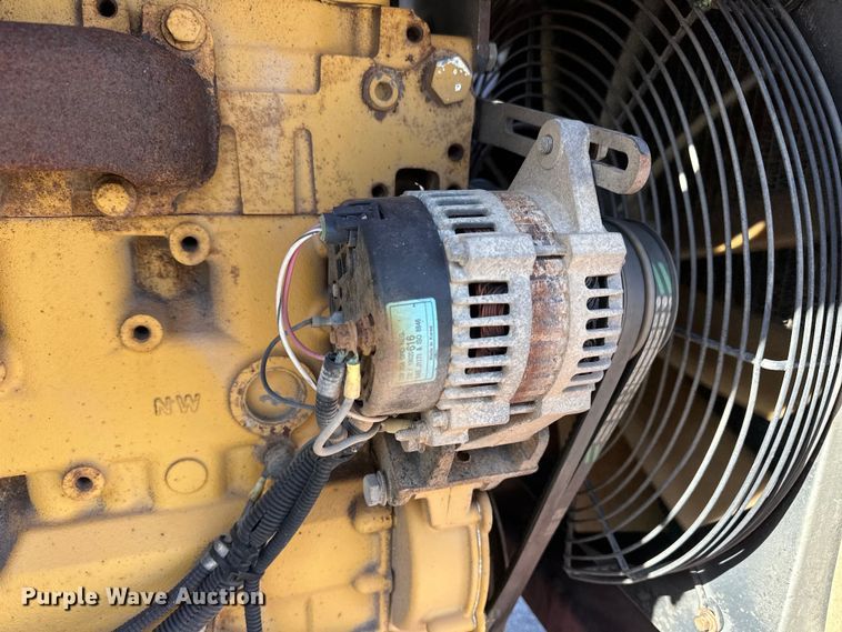 image for item NJ9411 2009 Morbark Beever M12D wood chipper