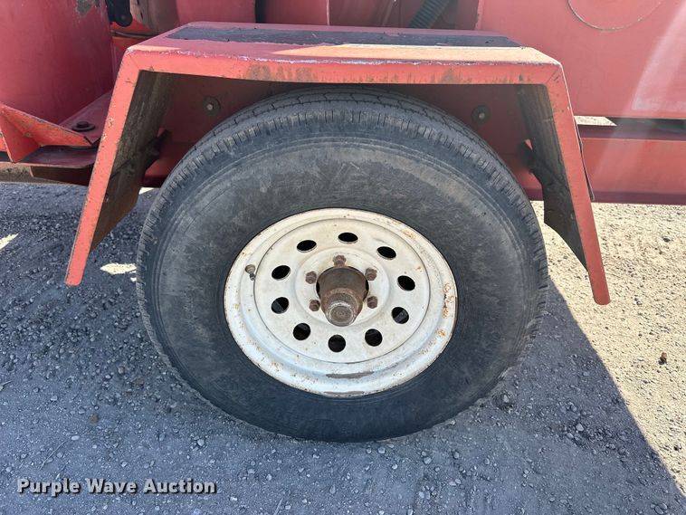 image for item NJ9411 2009 Morbark Beever M12D wood chipper