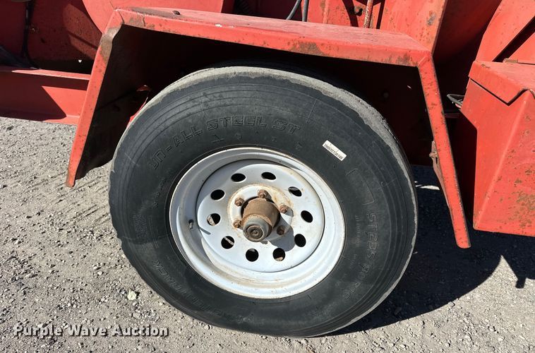 image for item NJ9411 2009 Morbark Beever M12D wood chipper