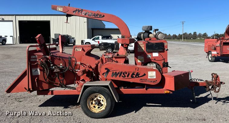 image for item NJ9412 2008 Morbark Twister wood chipper