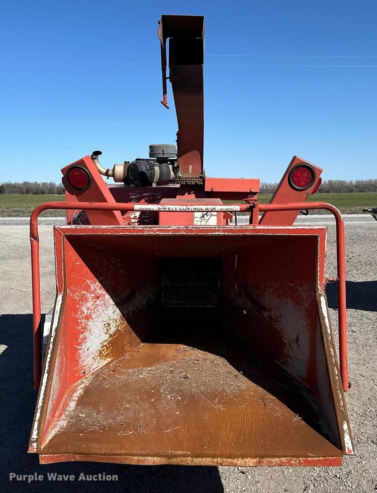 image for item NJ9412 2008 Morbark Twister wood chipper