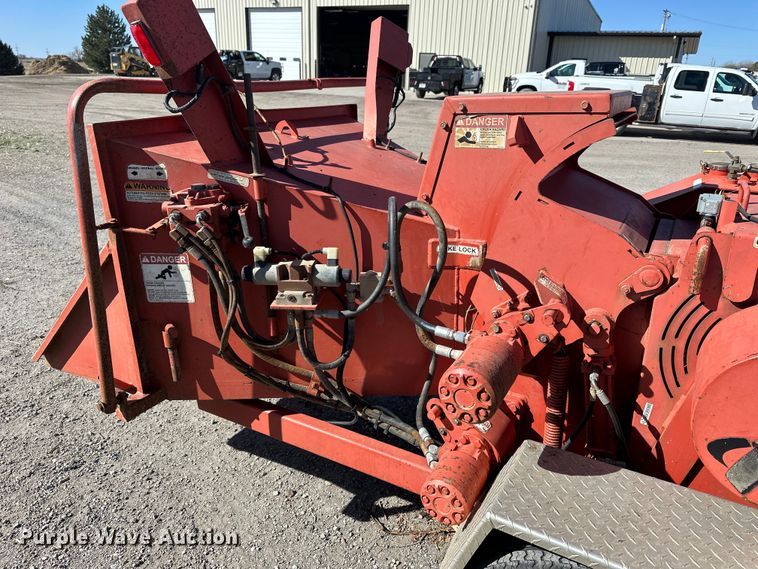 image for item NJ9412 2008 Morbark Twister wood chipper