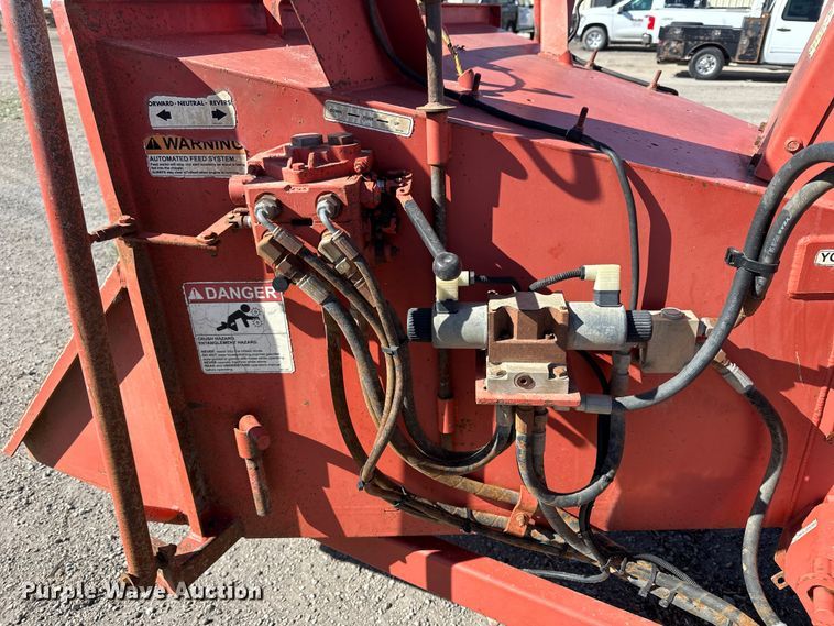 image for item NJ9412 2008 Morbark Twister wood chipper