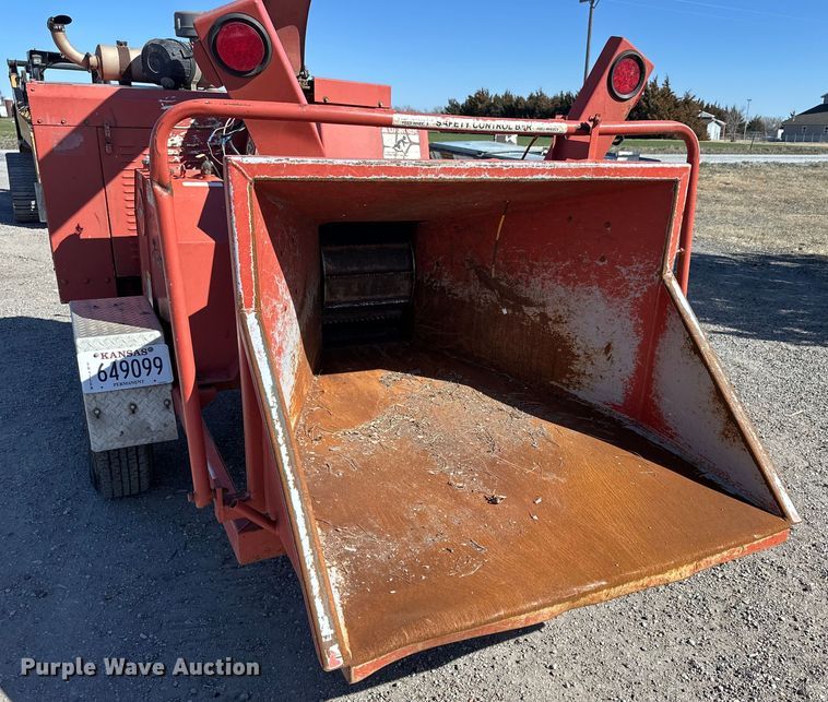 image for item NJ9412 2008 Morbark Twister wood chipper