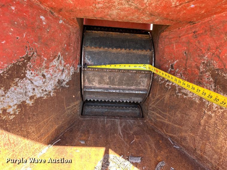 image for item NJ9412 2008 Morbark Twister wood chipper