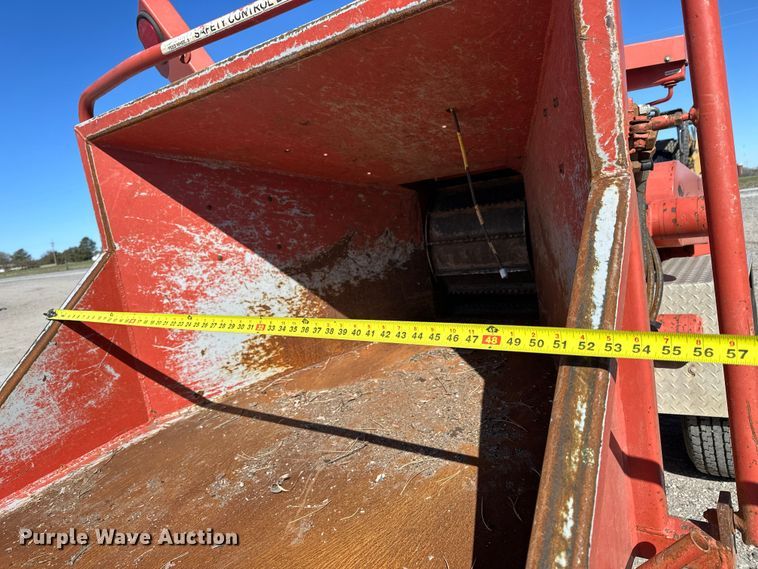 image for item NJ9412 2008 Morbark Twister wood chipper