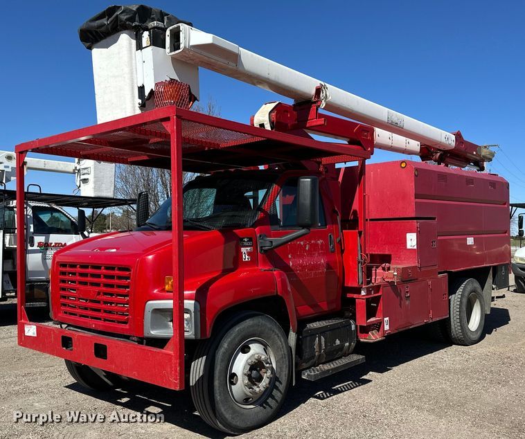 image for item NJ9413 2003 Chevrolet C7500 forestry bucket truck