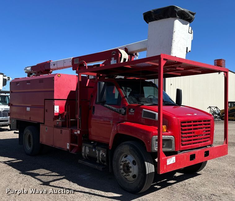 image for item NJ9413 2003 Chevrolet C7500 forestry bucket truck