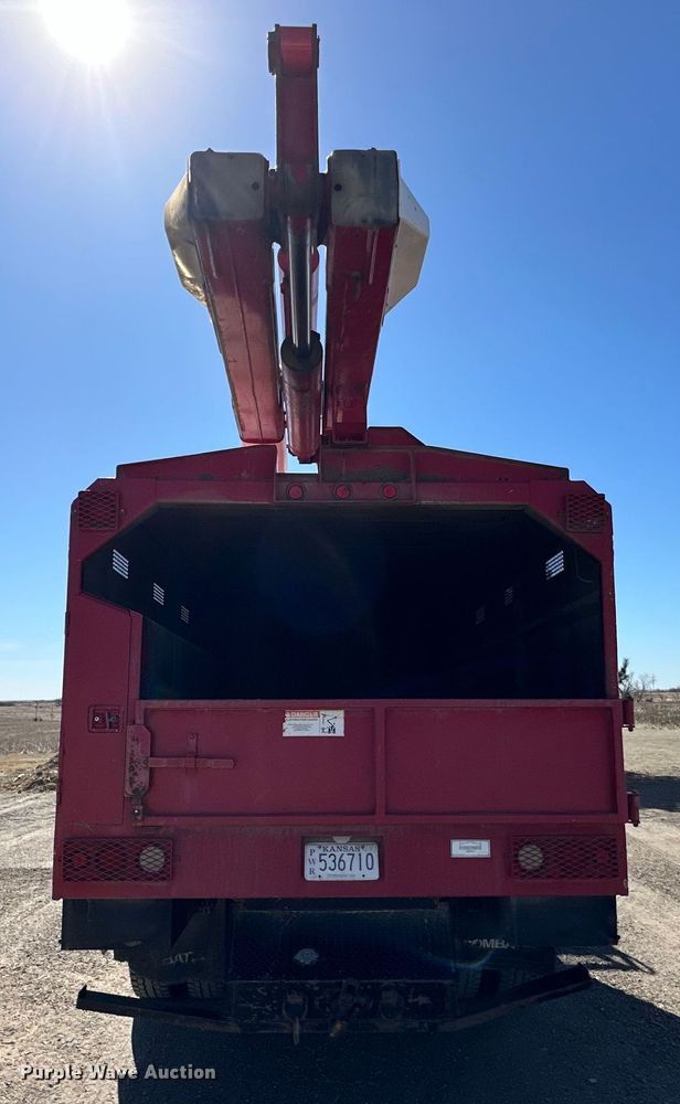 image for item NJ9413 2003 Chevrolet C7500 forestry bucket truck