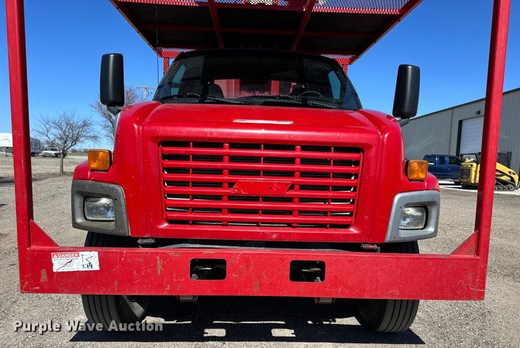 image for item NJ9413 2003 Chevrolet C7500 forestry bucket truck