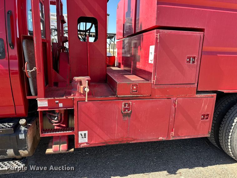 image for item NJ9413 2003 Chevrolet C7500 forestry bucket truck