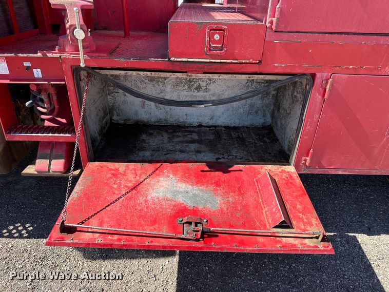 image for item NJ9413 2003 Chevrolet C7500 forestry bucket truck