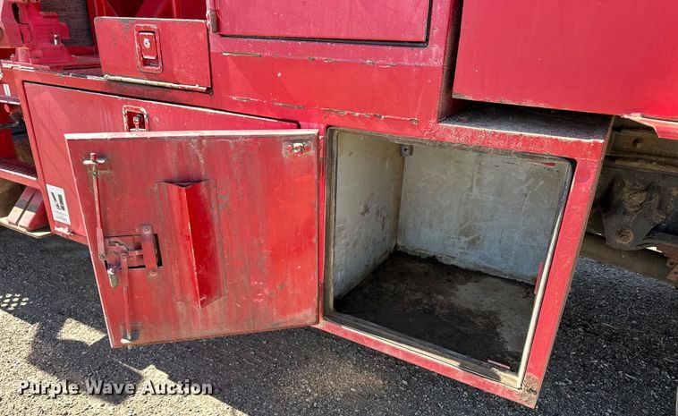 image for item NJ9413 2003 Chevrolet C7500 forestry bucket truck