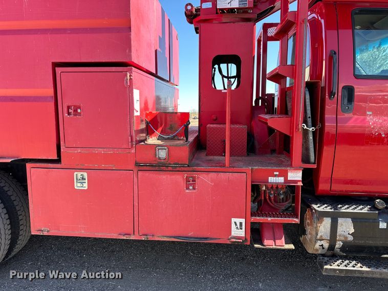 image for item NJ9413 2003 Chevrolet C7500 forestry bucket truck