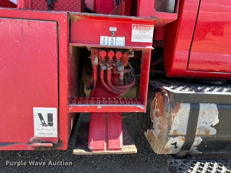 image for item NJ9413 2003 Chevrolet C7500 forestry bucket truck