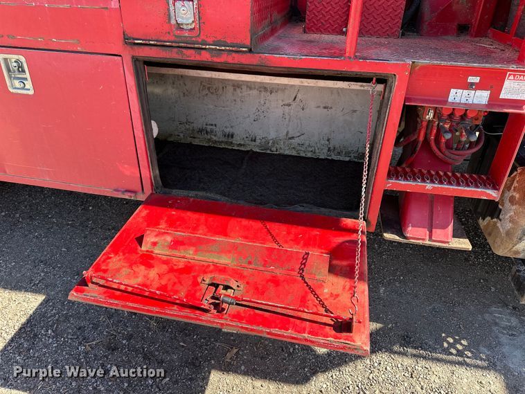 image for item NJ9413 2003 Chevrolet C7500 forestry bucket truck