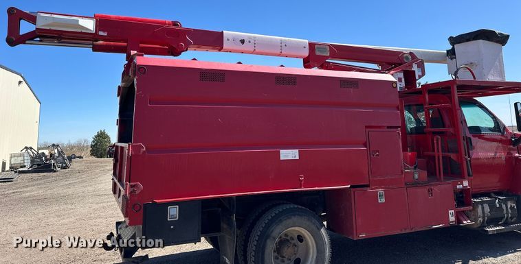 image for item NJ9413 2003 Chevrolet C7500 forestry bucket truck