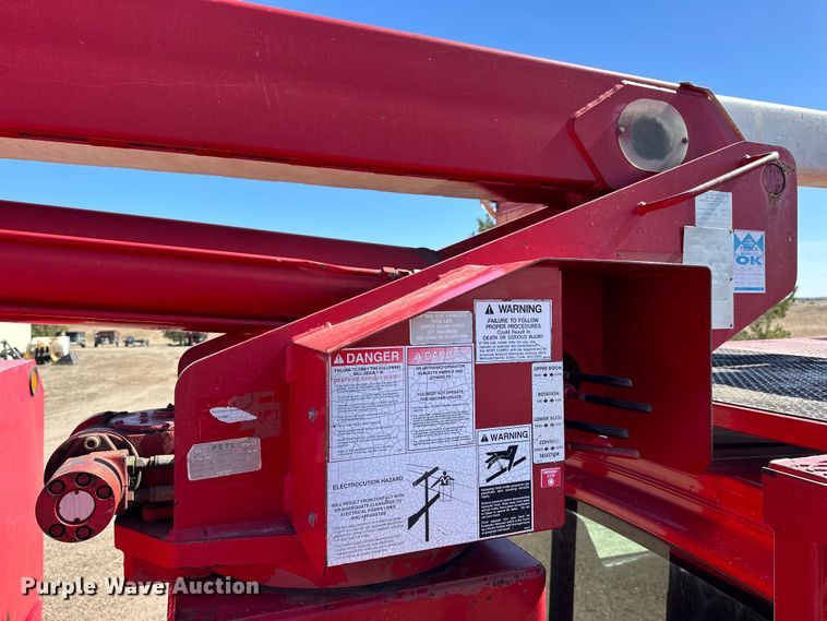 image for item NJ9413 2003 Chevrolet C7500 forestry bucket truck