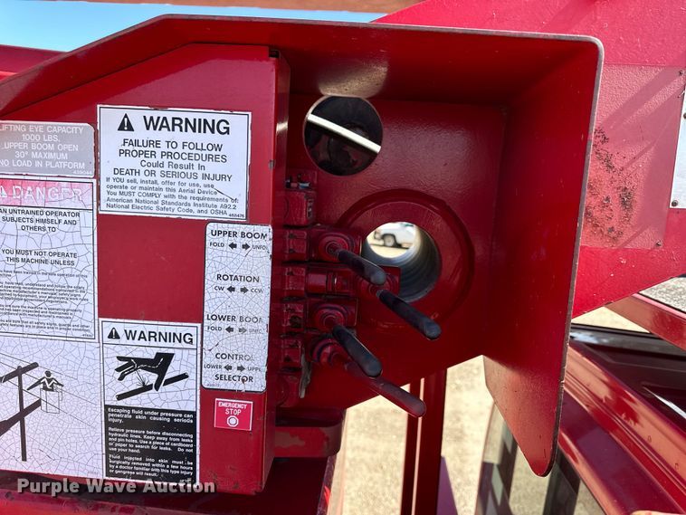 image for item NJ9413 2003 Chevrolet C7500 forestry bucket truck