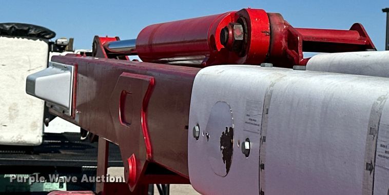 image for item NJ9413 2003 Chevrolet C7500 forestry bucket truck