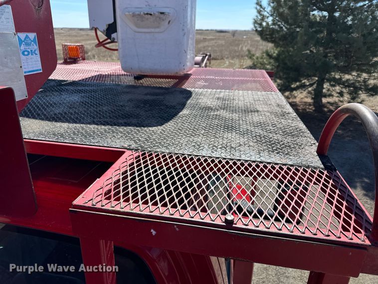 image for item NJ9413 2003 Chevrolet C7500 forestry bucket truck