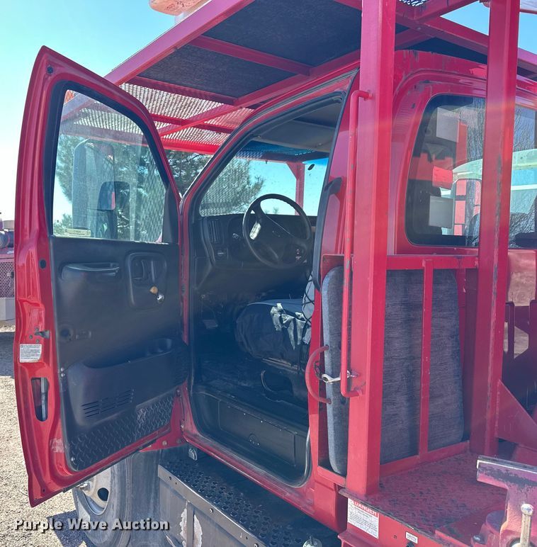 image for item NJ9413 2003 Chevrolet C7500 forestry bucket truck