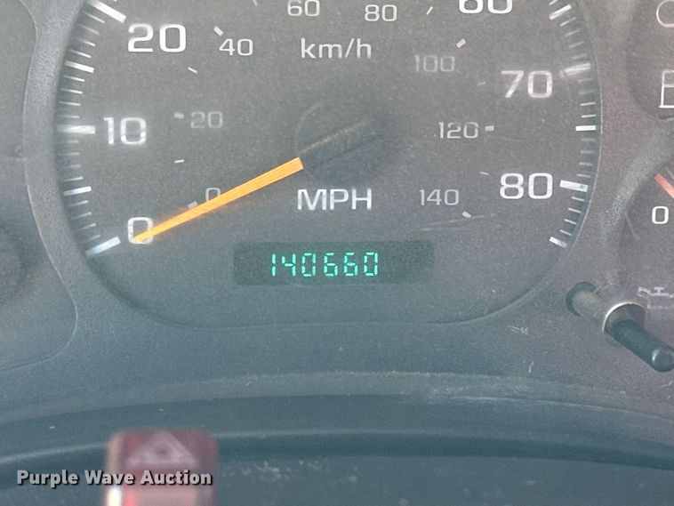 image for item NJ9413 2003 Chevrolet C7500 forestry bucket truck