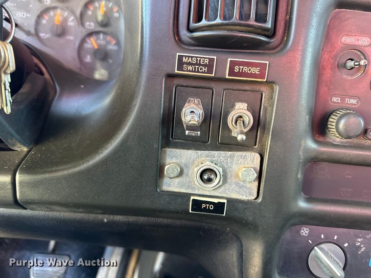 image for item NJ9413 2003 Chevrolet C7500 forestry bucket truck