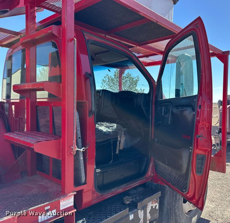 image for item NJ9413 2003 Chevrolet C7500 forestry bucket truck