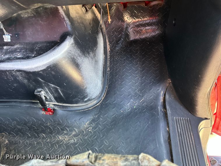 image for item NJ9413 2003 Chevrolet C7500 forestry bucket truck